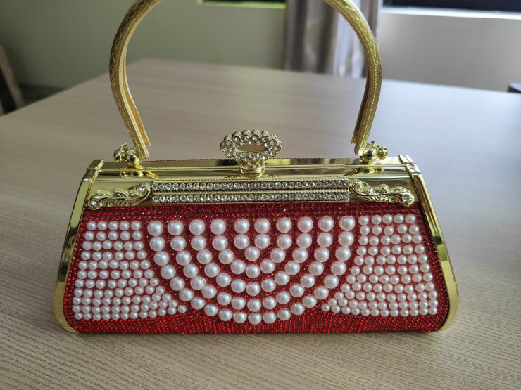 Stylish Party Hand/Crossbody Clutch Purse /Bag/Red White pearls