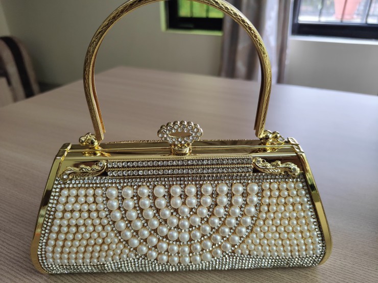 Stylish Party Hand/Crossbody Clutch Purse /Bag/Red White pearls