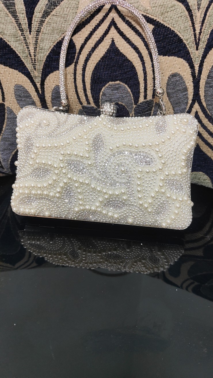 Pearls dinner bag